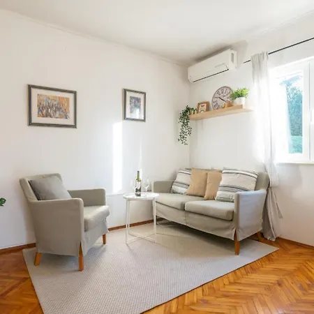 House Rilovic By Guide Srednji Radovcici