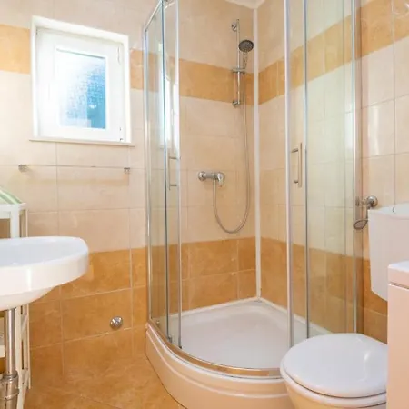 House Rilovic By Guide Villa *